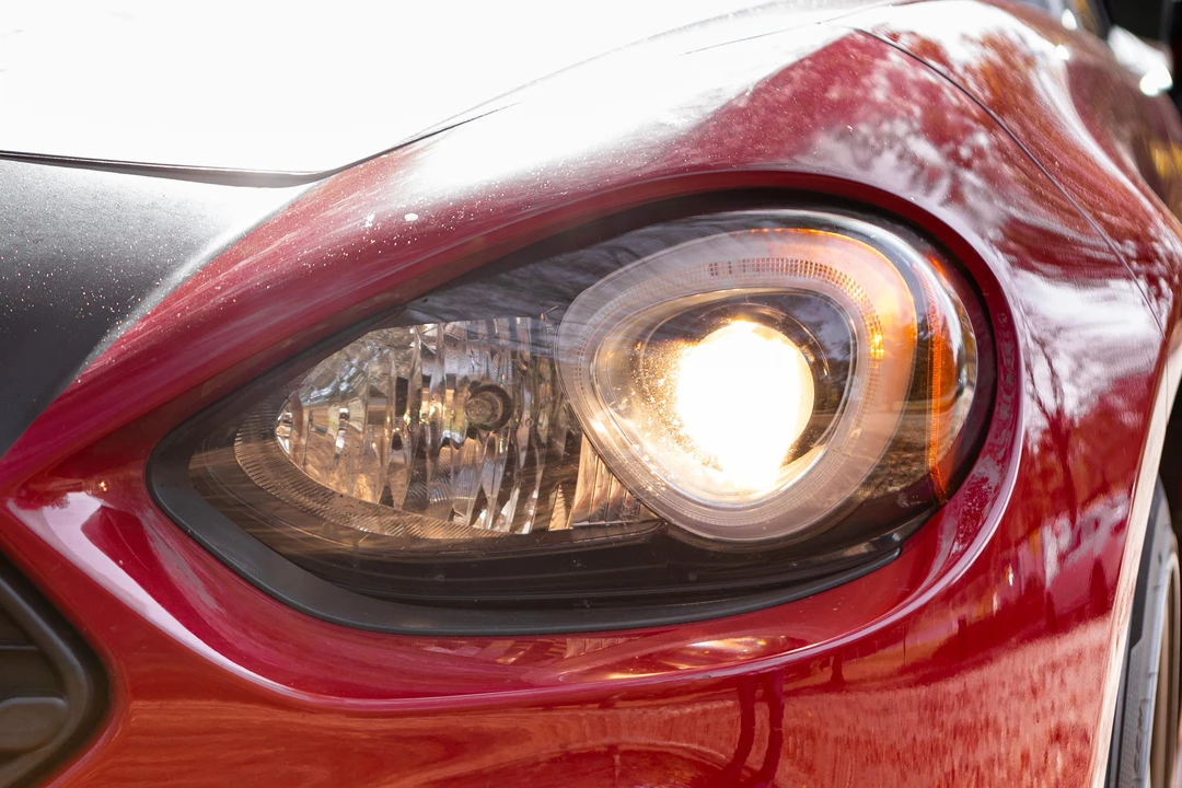 2018 Fiat 124 Spider - Image 26 of 31
