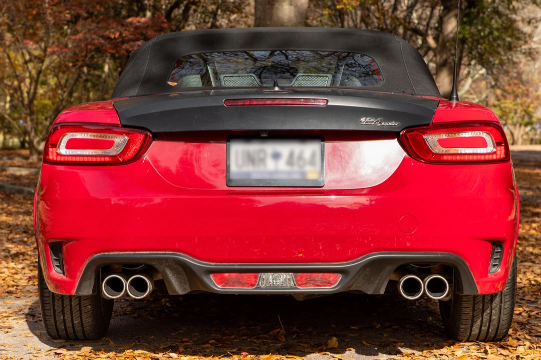 2018 Fiat 124 Spider - Image 15 of 31