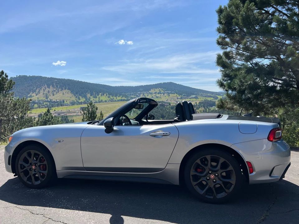 2018 Fiat 124 Spider - Image 10 of 31