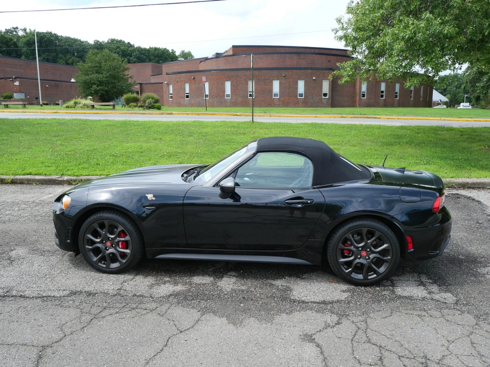 2018 Fiat 124 Spider - Image 22 of 31