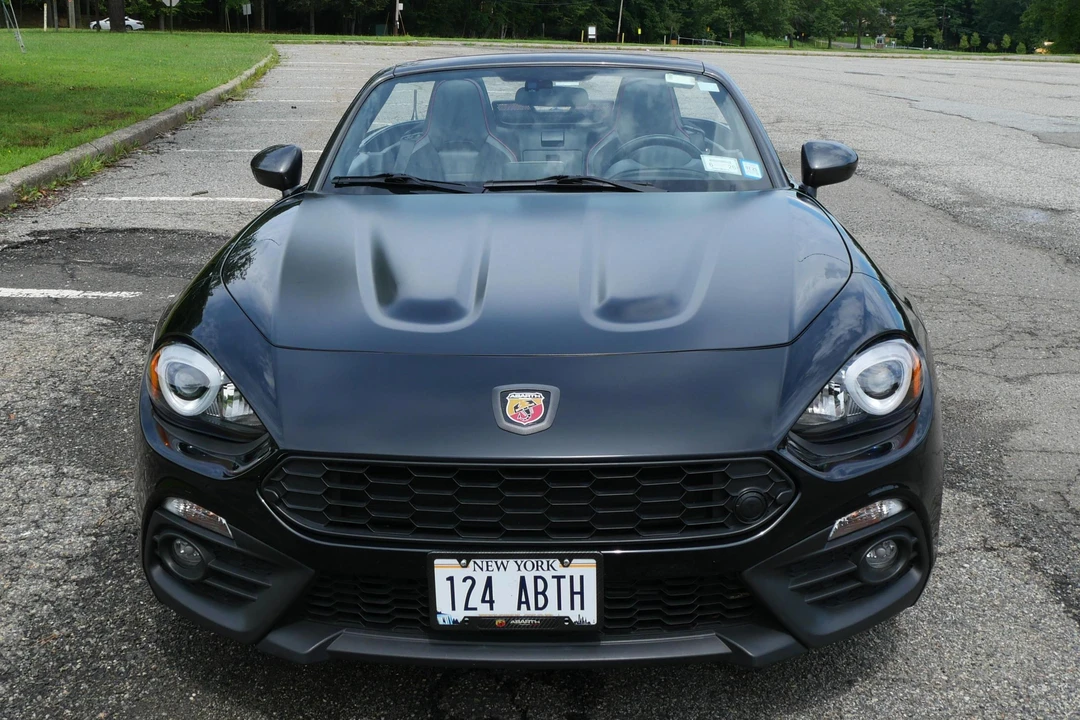 2018 Fiat 124 Spider - Image 2 of 31