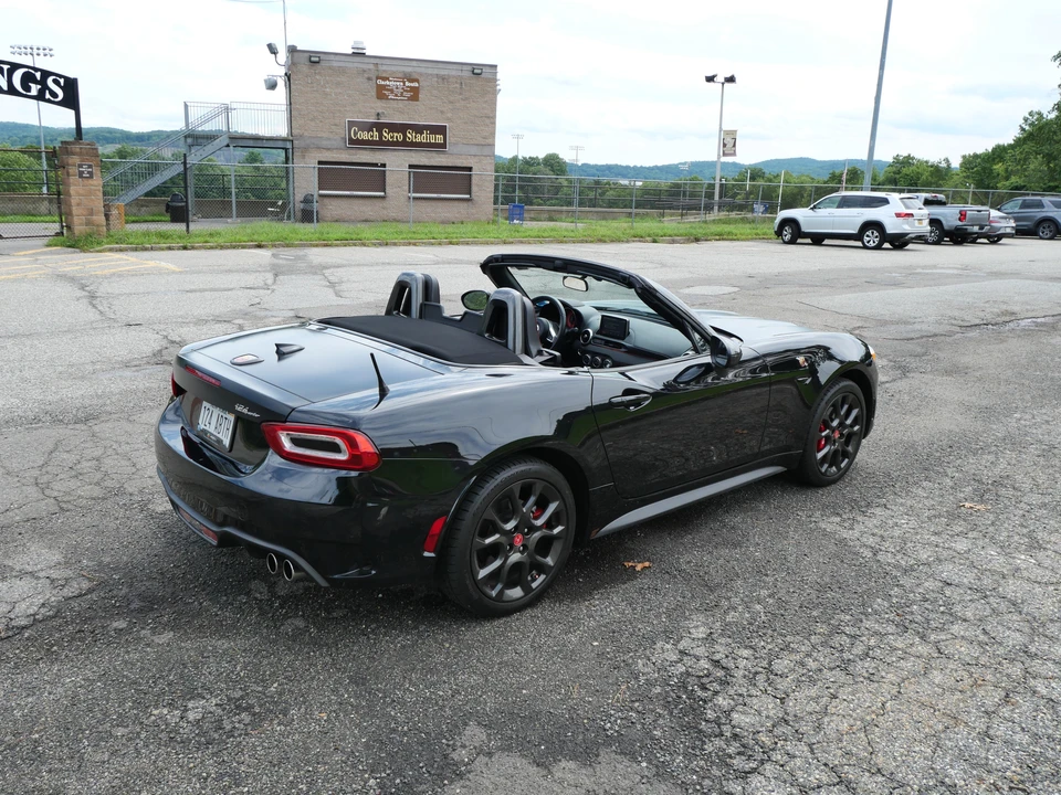 2018 Fiat 124 Spider - Image 19 of 31