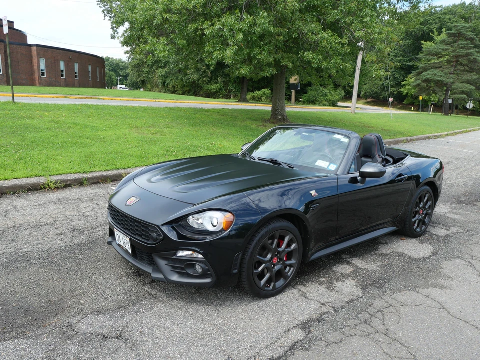 2018 Fiat 124 Spider - Image 14 of 31