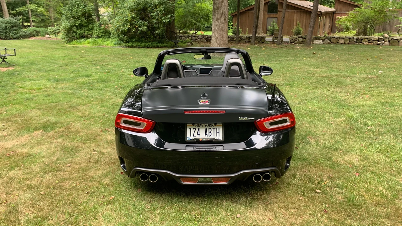 2018 Fiat 124 Spider - Image 10 of 31