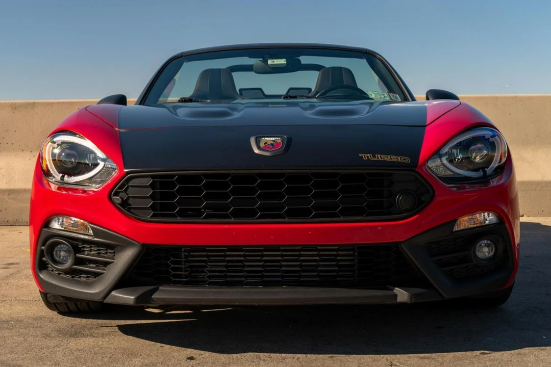 2018 Fiat 124 Spider - Image 2 of 31