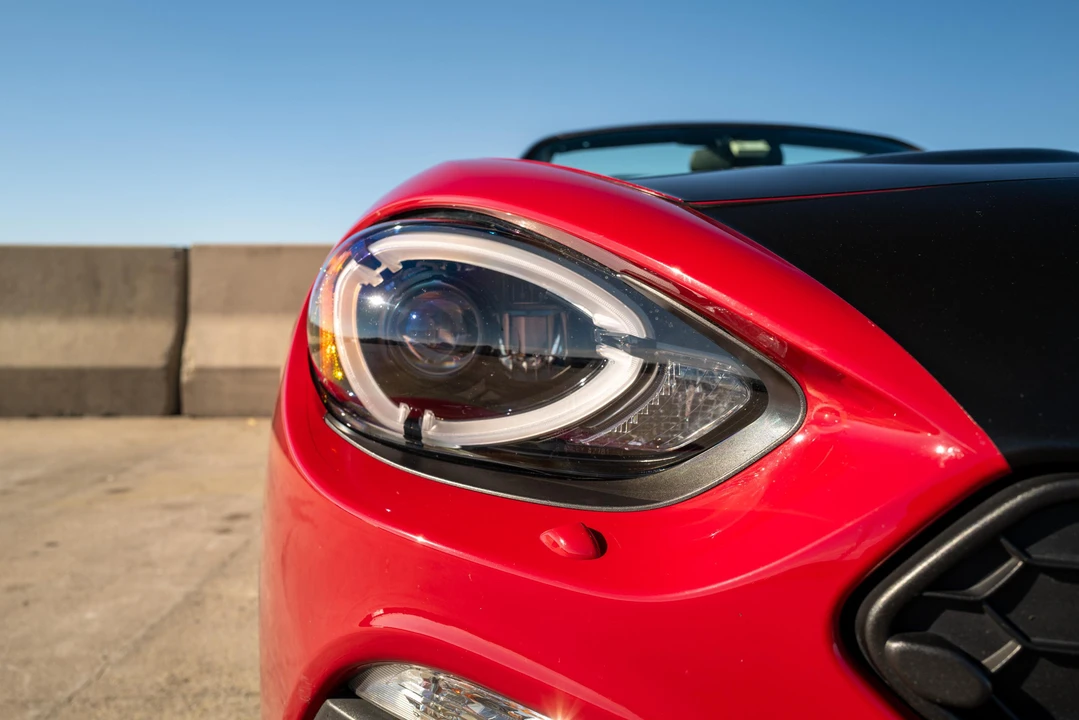 2018 Fiat 124 Spider - Image 24 of 31