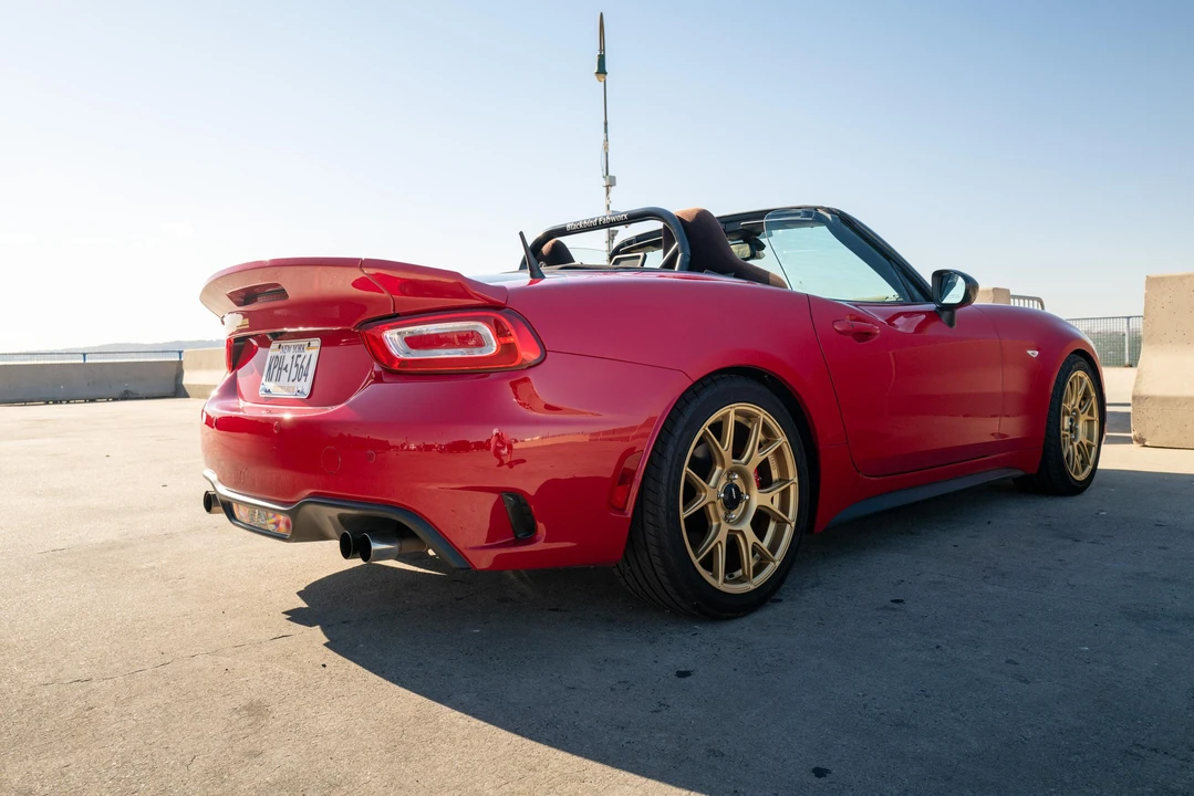 2018 Fiat 124 Spider - Image 17 of 31