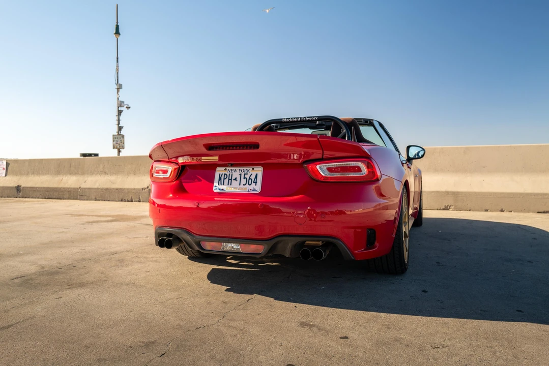 2018 Fiat 124 Spider - Image 15 of 31