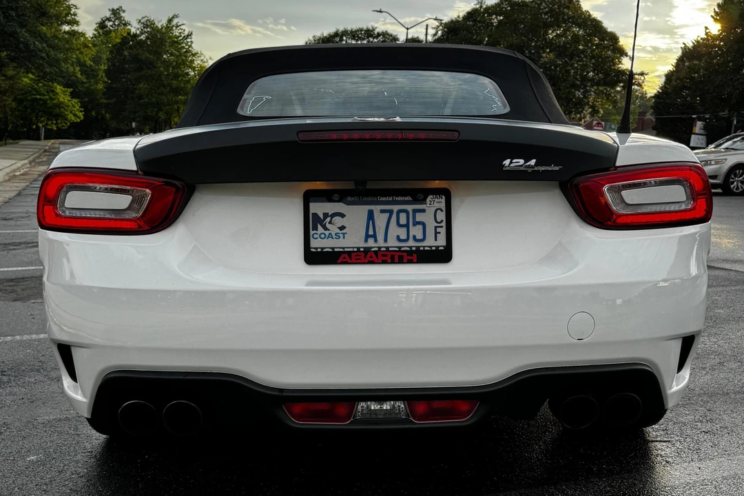 2018 Fiat 124 Spider - Image 16 of 31