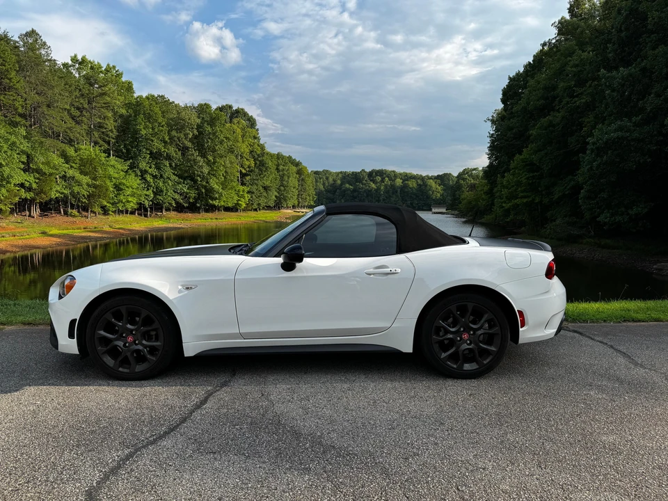 2018 Fiat 124 Spider - Image 14 of 31