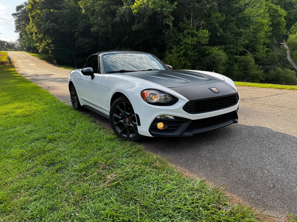 2018 Fiat 124 Spider - Image 17 of 31