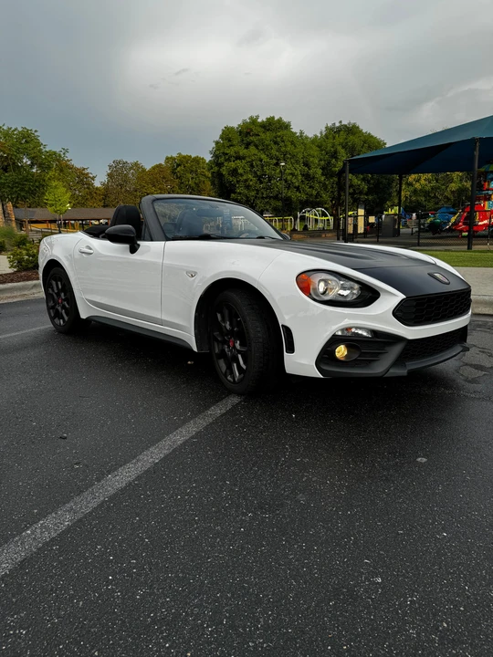 2018 Fiat 124 Spider - Image 9 of 31