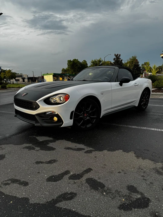 2018 Fiat 124 Spider - Image 12 of 31