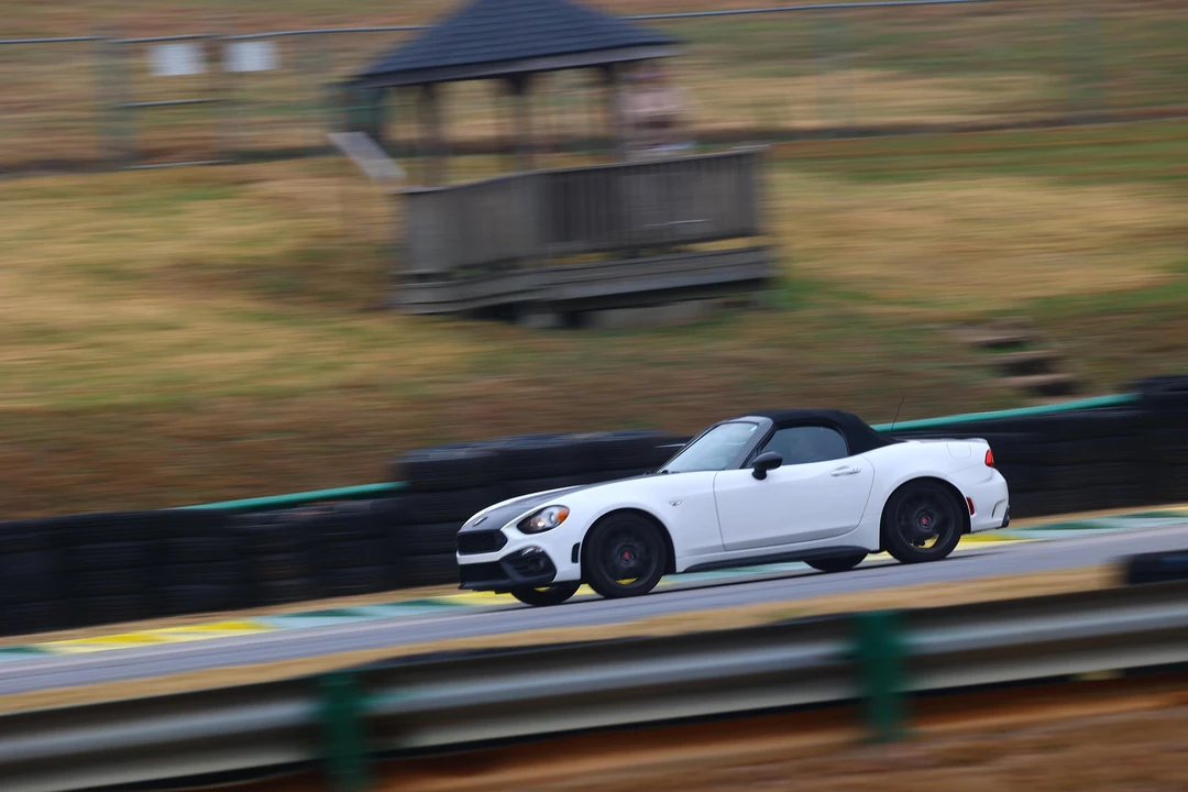 2018 Fiat 124 Spider - Image 13 of 31