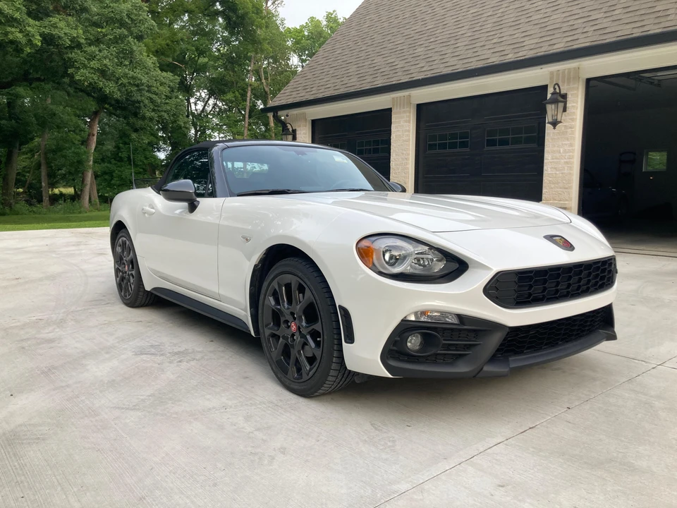 2018 Fiat 124 Spider - Image 17 of 31