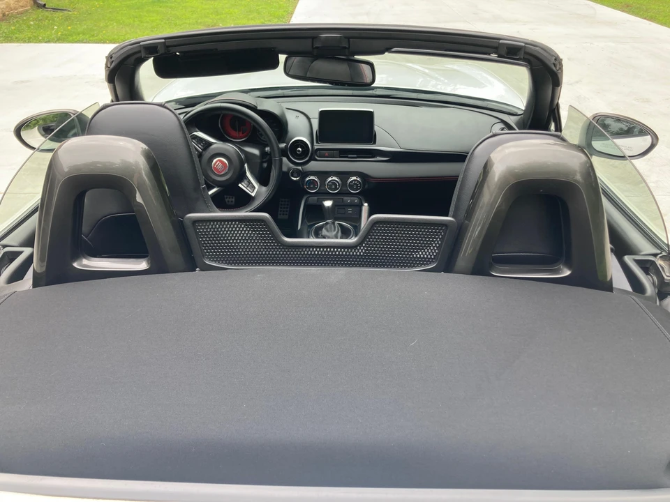 2018 Fiat 124 Spider - Image 25 of 31