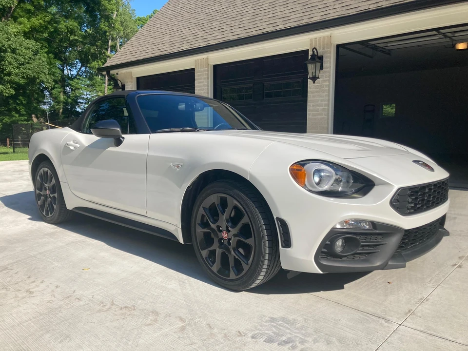 2018 Fiat 124 Spider - Image 16 of 31