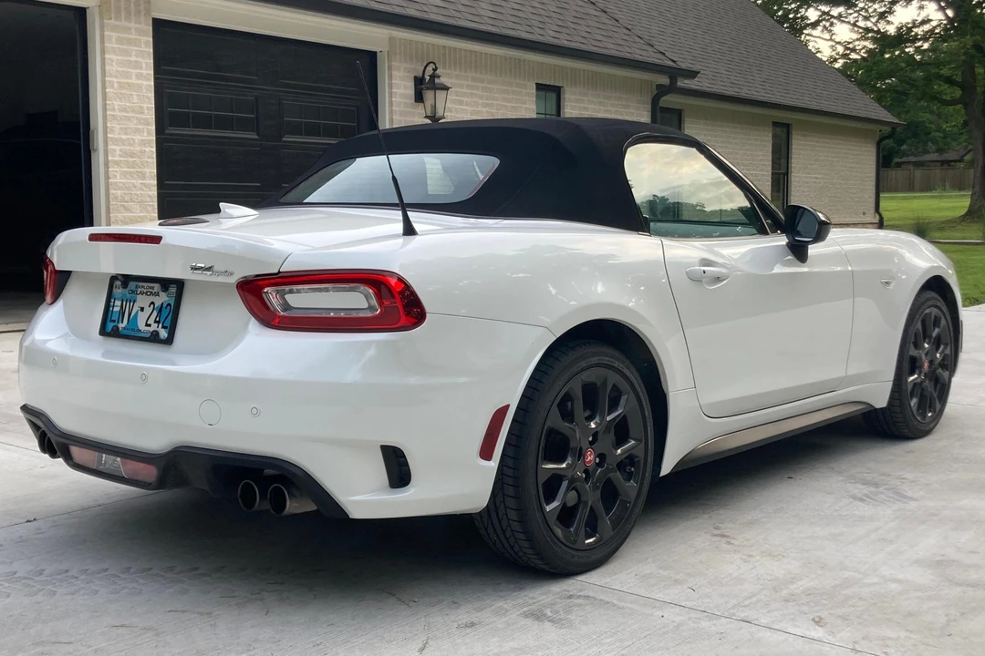 2018 Fiat 124 Spider - Image 14 of 31