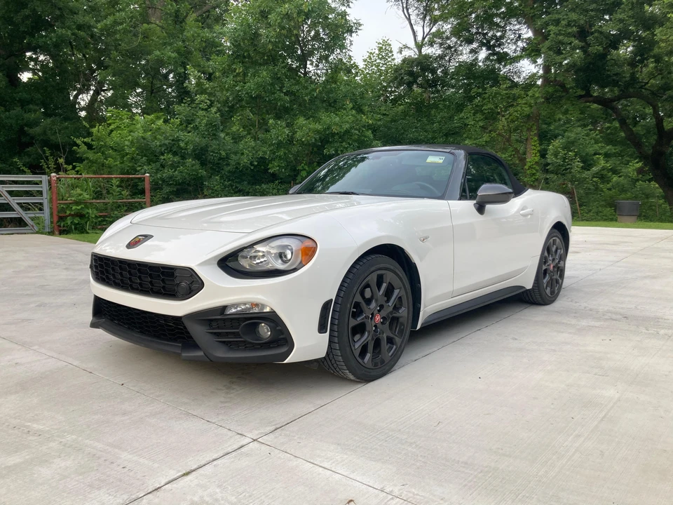 2018 Fiat 124 Spider - Image 10 of 31