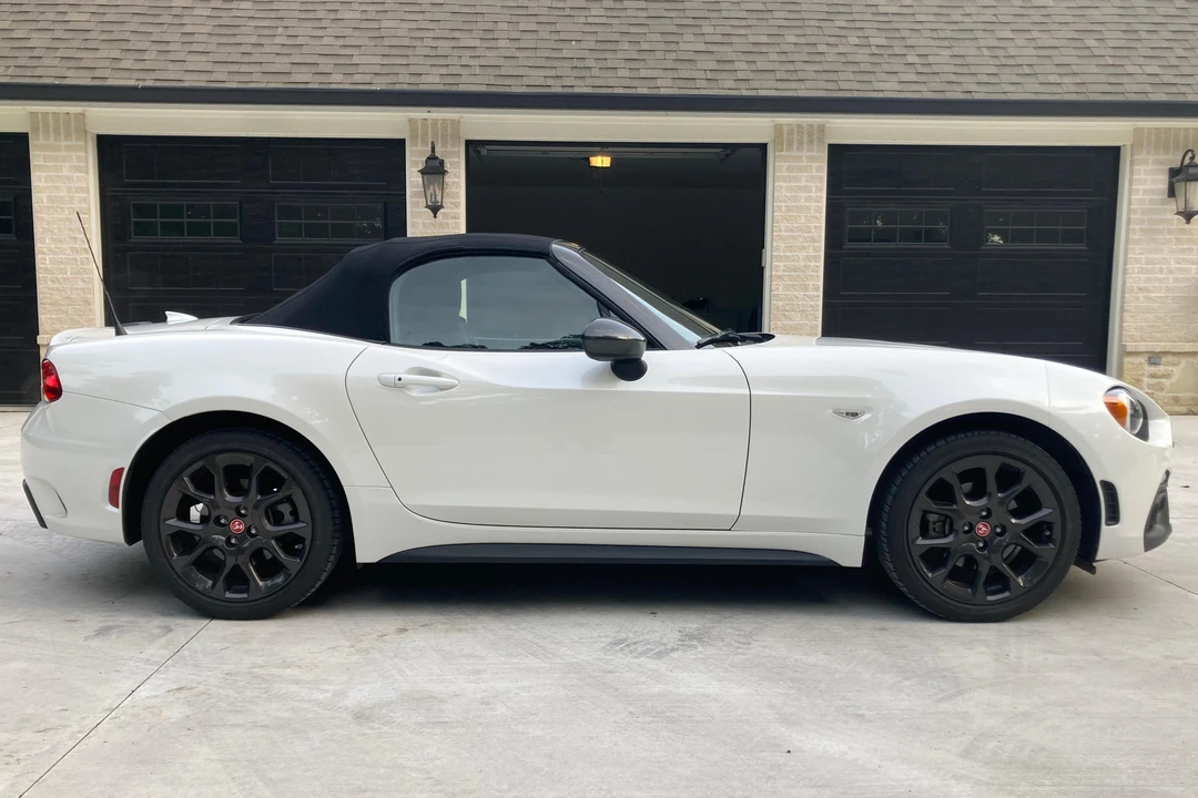 2018 Fiat 124 Spider - Image 15 of 31