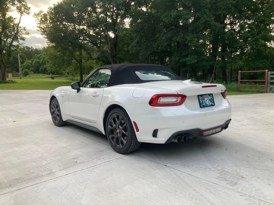 2018 Fiat 124 Spider - Image 12 of 31