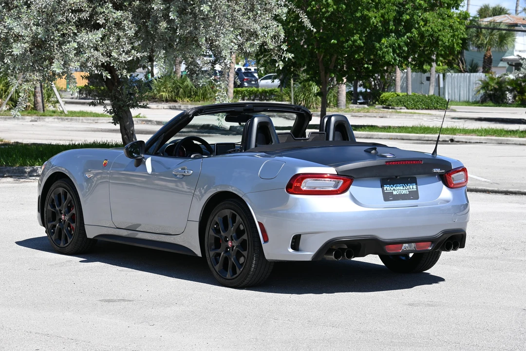 2018 Fiat 124 Spider - Image 9 of 27