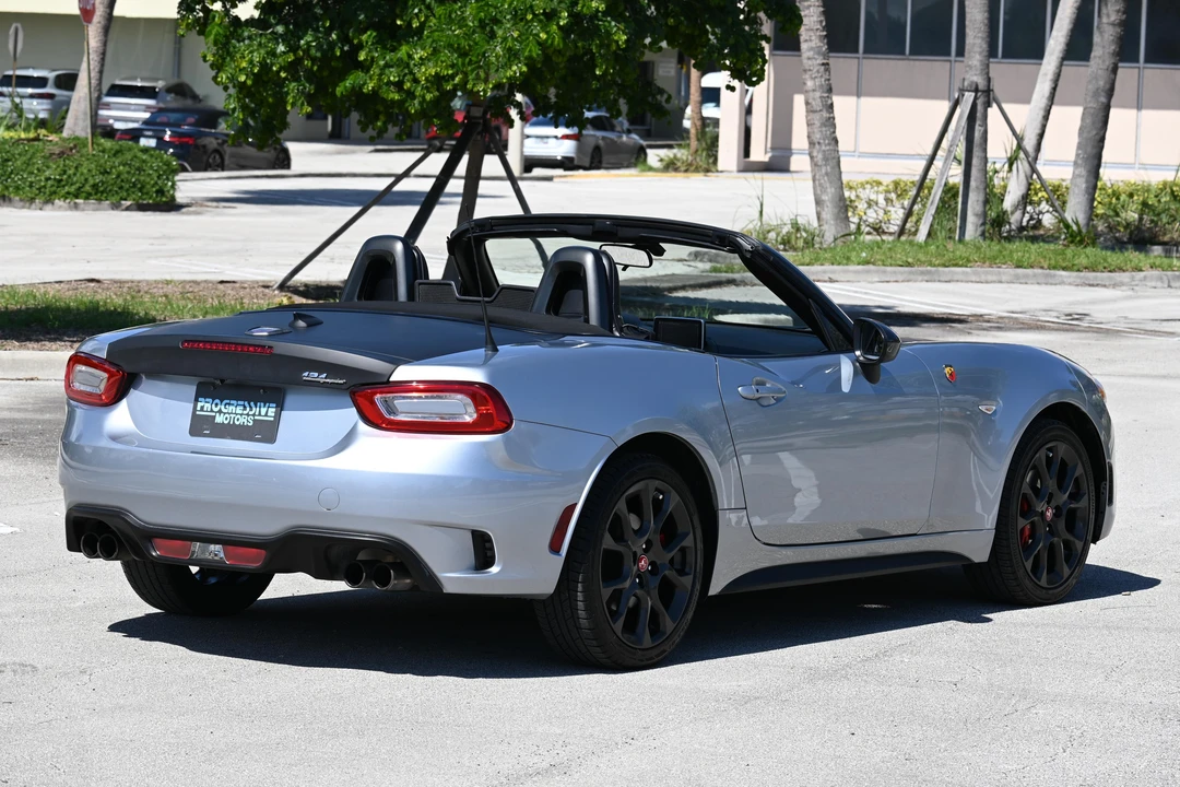 2018 Fiat 124 Spider - Image 10 of 27