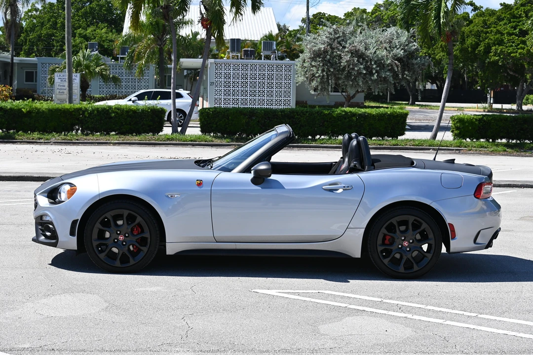 2018 Fiat 124 Spider - Image 8 of 27