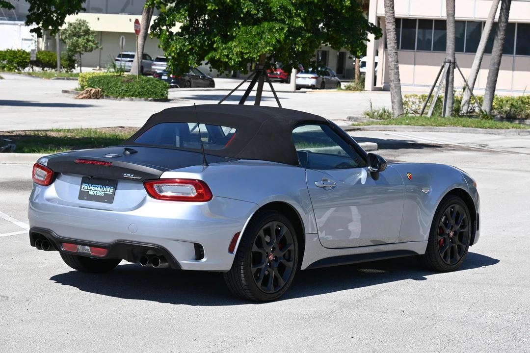 2018 Fiat 124 Spider - Image 11 of 27