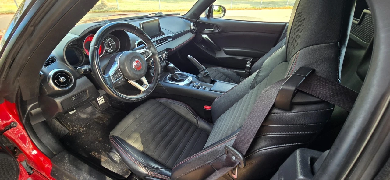 2018 Fiat 124 Spider - Image 17 of 21
