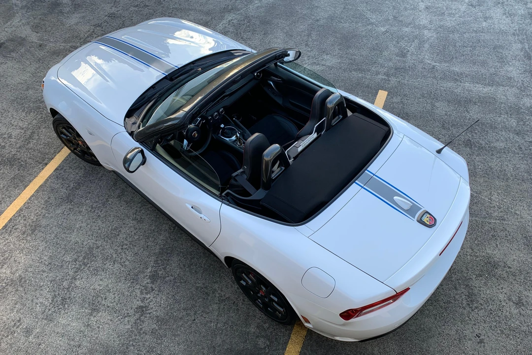 2018 Fiat 124 Spider - Image 10 of 31