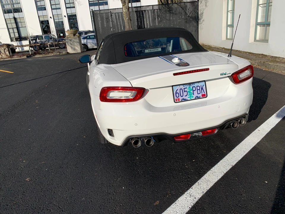 2018 Fiat 124 Spider - Image 15 of 31