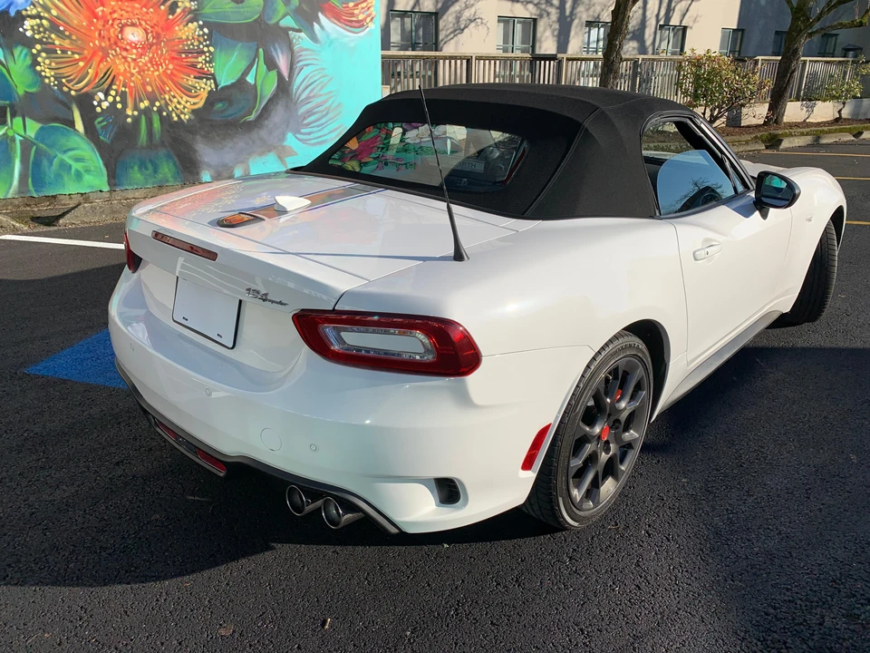 2018 Fiat 124 Spider - Image 17 of 31