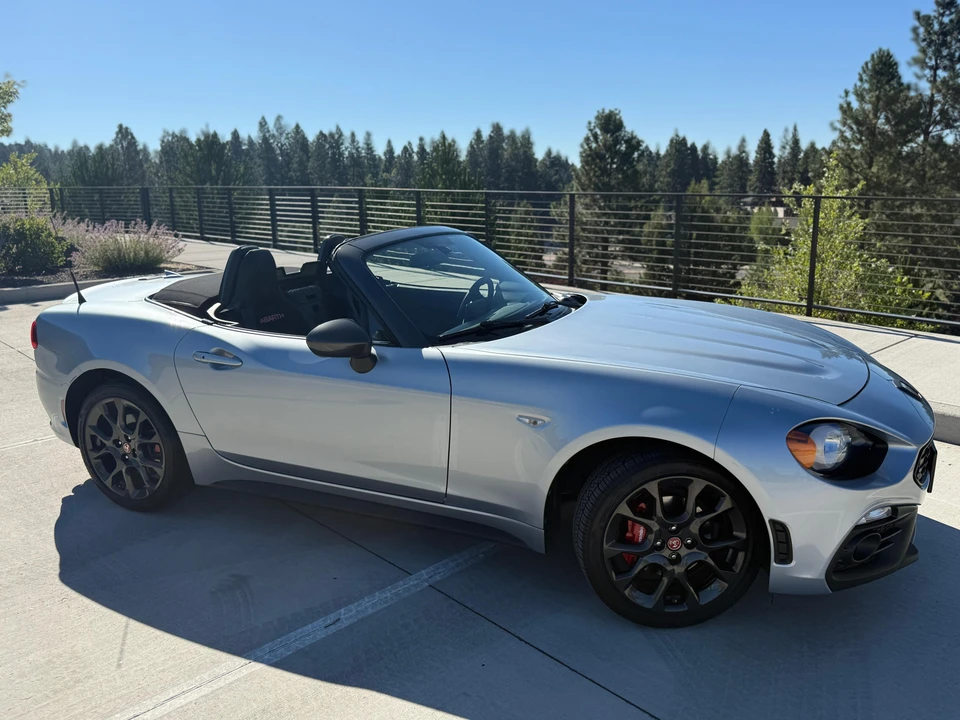 2018 Fiat 124 Spider - Image 10 of 12