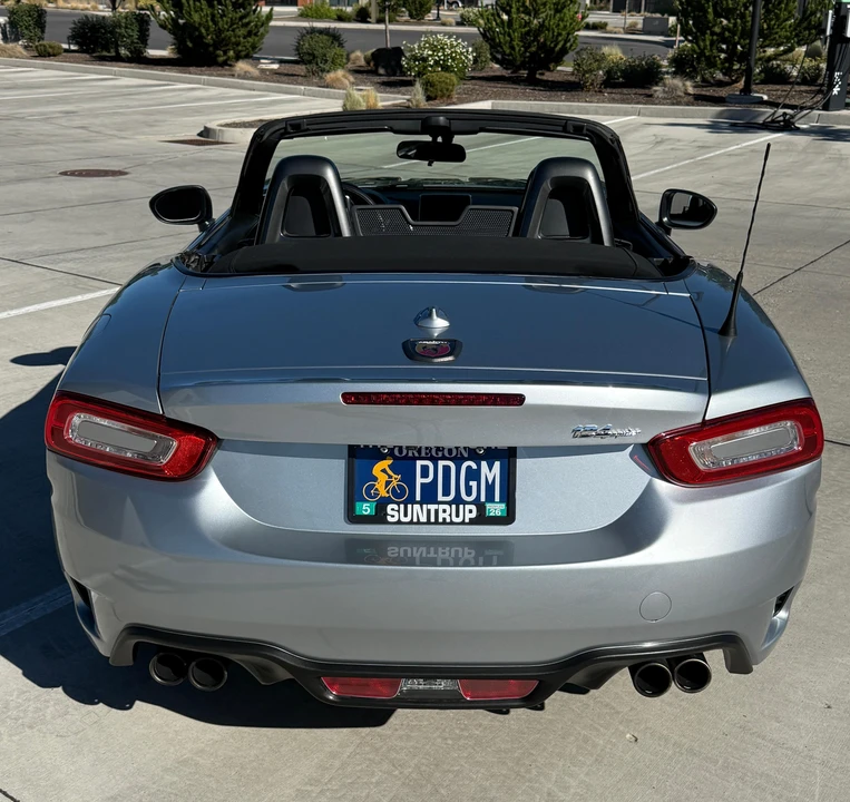 2018 Fiat 124 Spider - Image 9 of 12