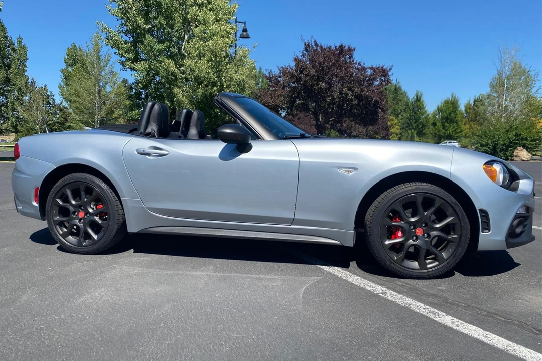 2018 Fiat 124 Spider - Image 3 of 12