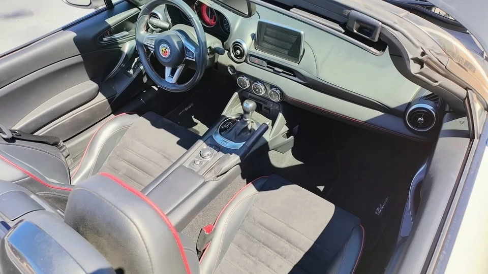 2018 Fiat 124 Spider - Image 13 of 14