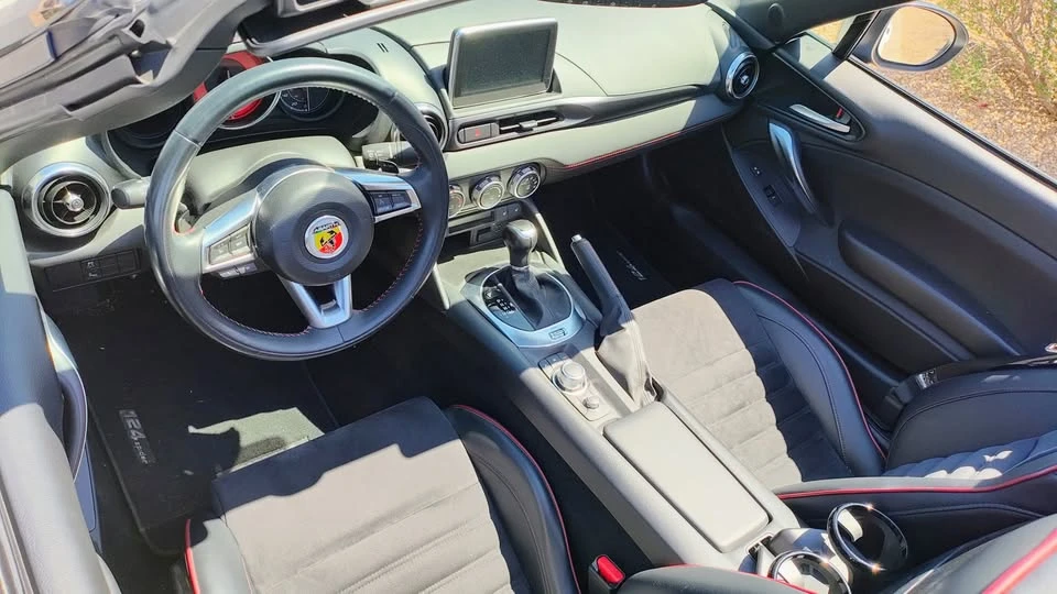 2018 Fiat 124 Spider - Image 12 of 14