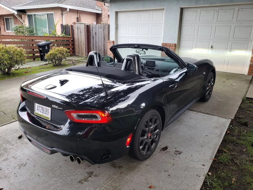2018 Fiat 124 Spider - Image 2 of 4