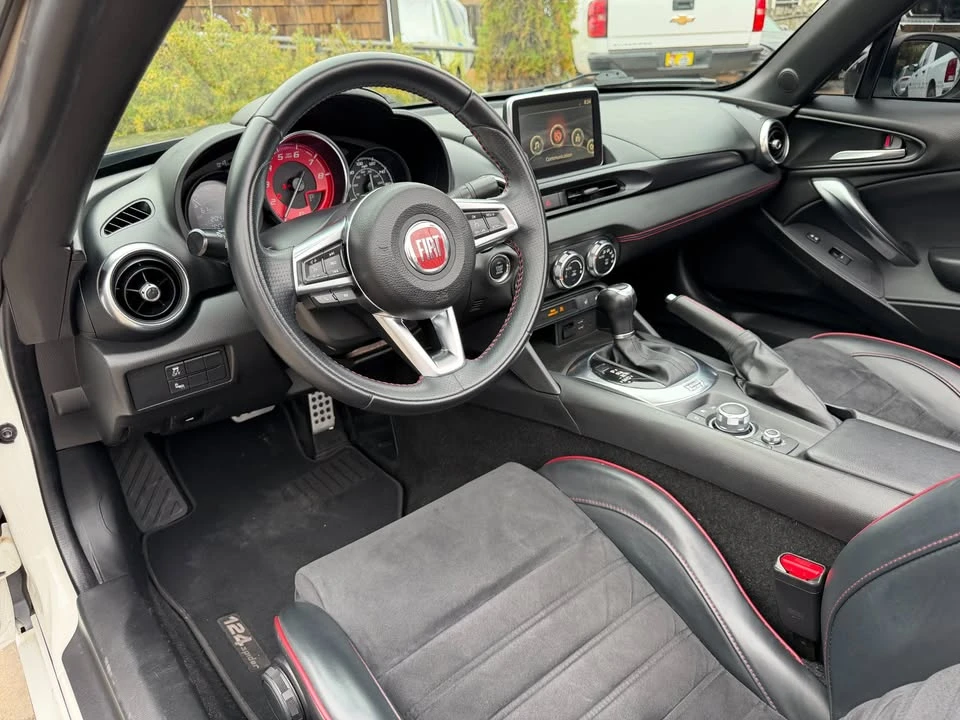 2018 Fiat 124 Spider - Image 17 of 20