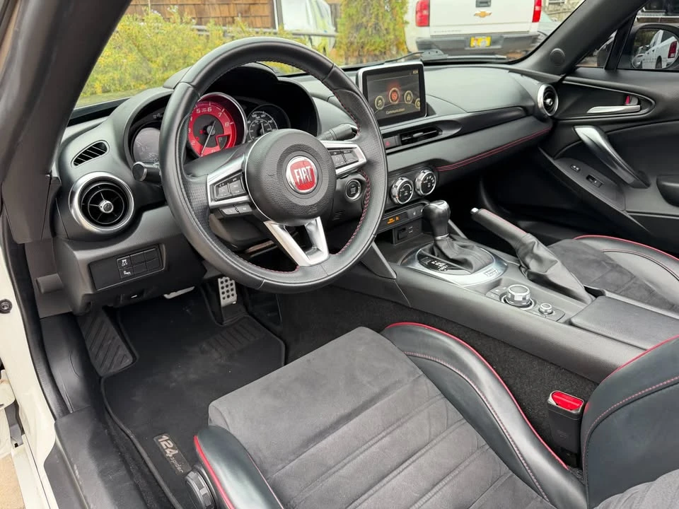 2018 Fiat 124 Spider - Image 11 of 20