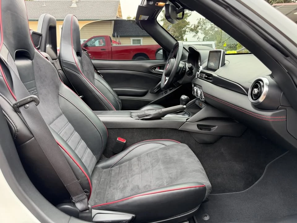 2018 Fiat 124 Spider - Image 15 of 19
