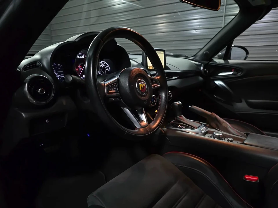 2018 Fiat 124 Spider - Image 12 of 21