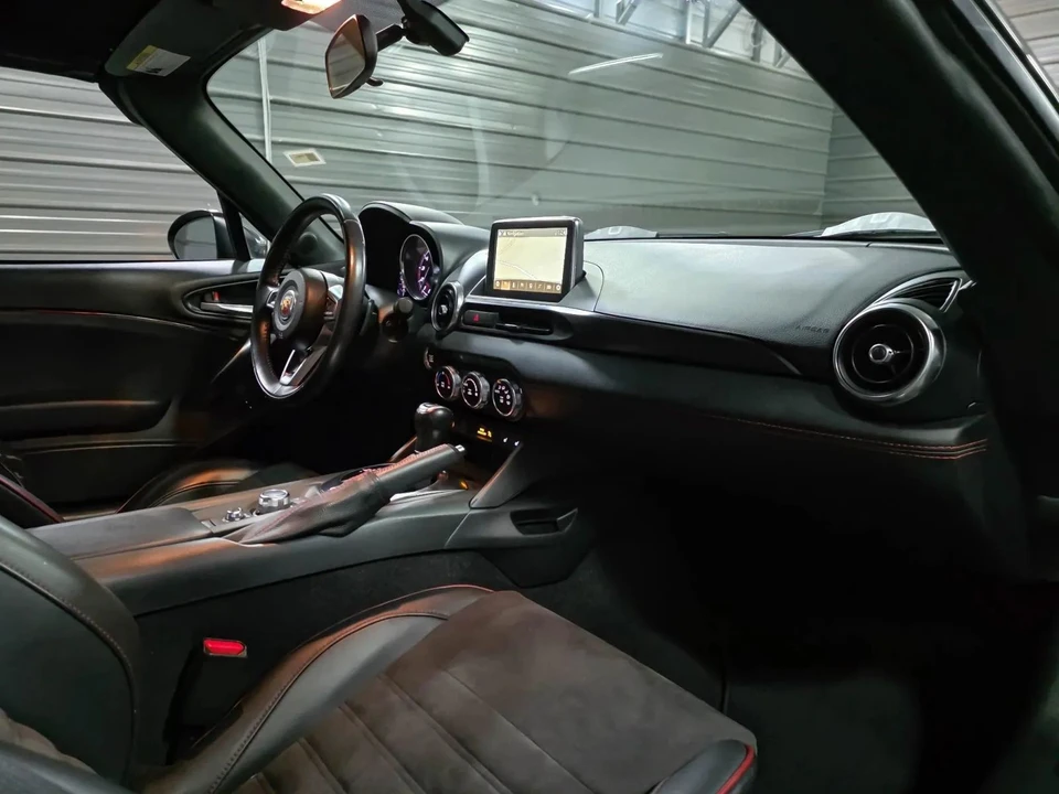 2018 Fiat 124 Spider - Image 13 of 21
