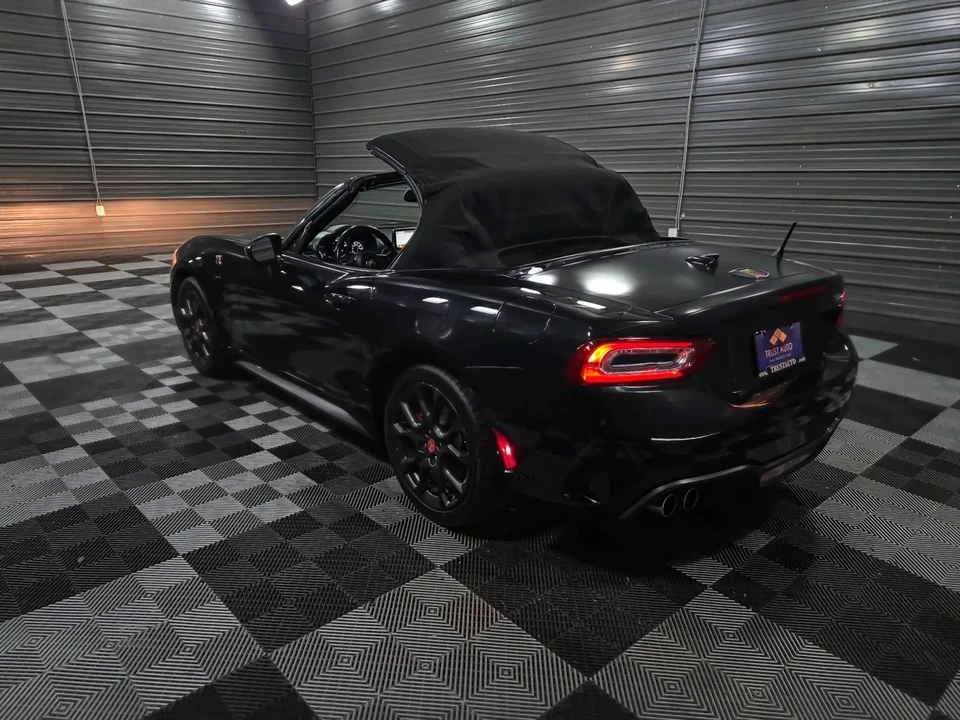 2018 Fiat 124 Spider - Image 10 of 21