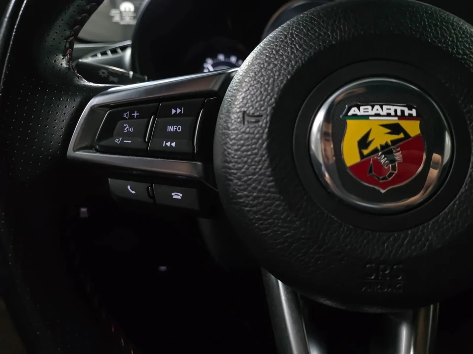 2018 Fiat 124 Spider - Image 16 of 21