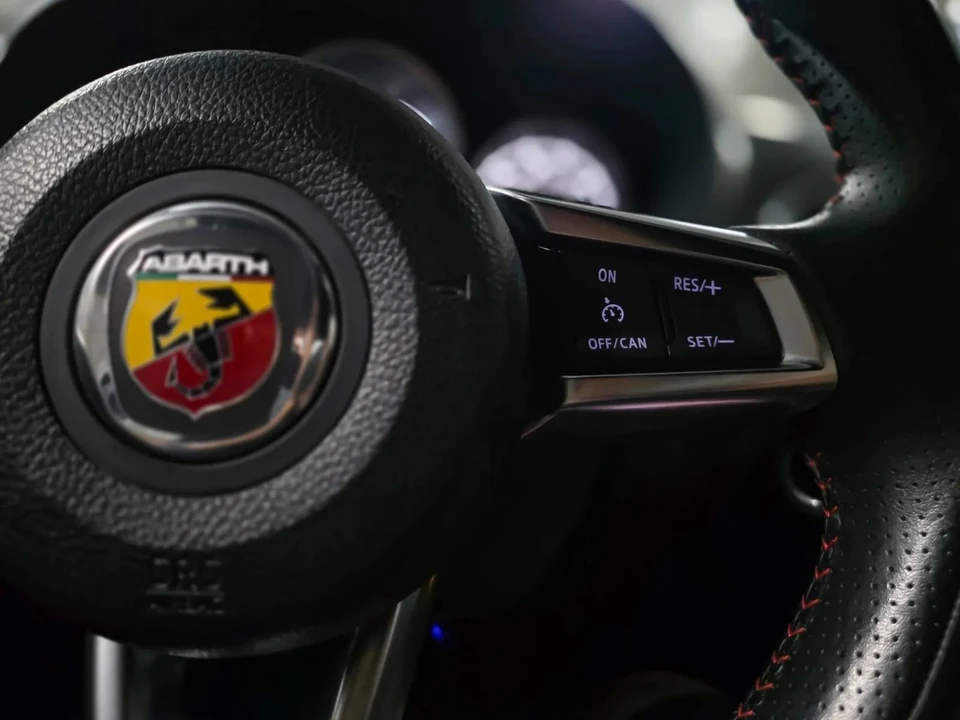 2018 Fiat 124 Spider - Image 17 of 21