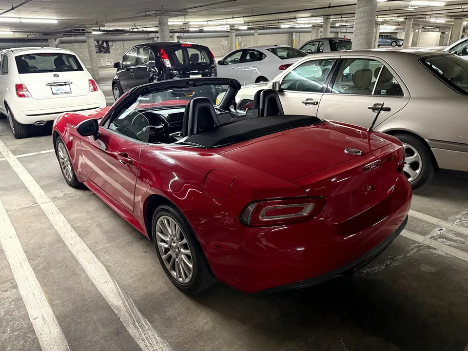 2018 Fiat 124 Spider - Image 2 of 10