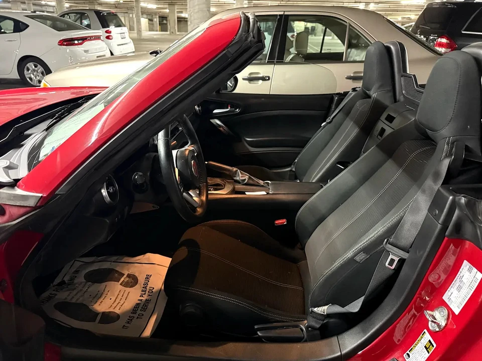 2018 Fiat 124 Spider - Image 9 of 10