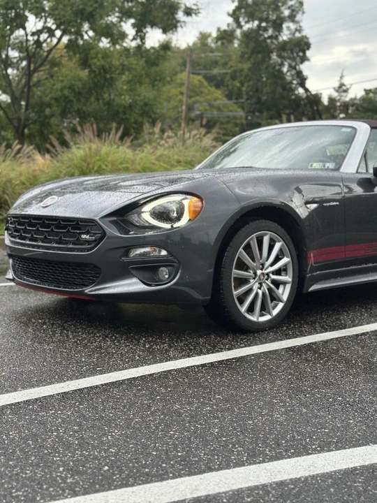 2018 Fiat 124 Spider - Image 10 of 16